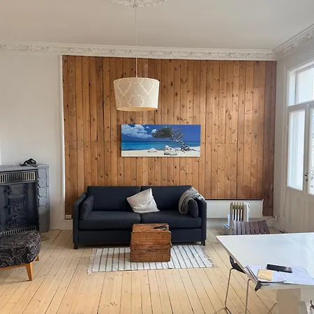 Apartment Bright And Cozy With Balcony